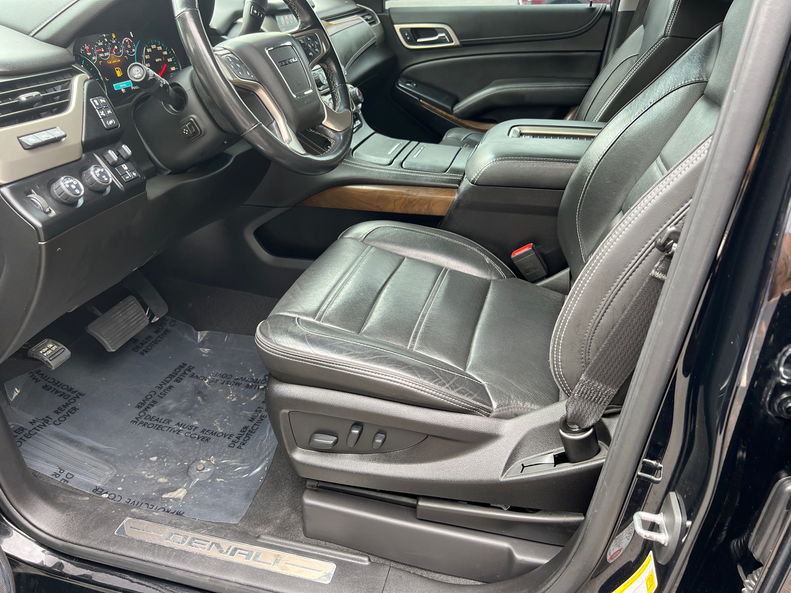 2019 GMC Yukon XL Denali 9