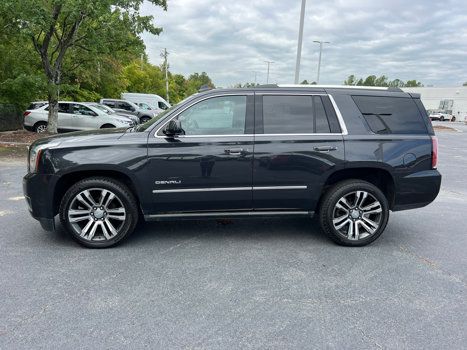 2020 GMC Yukon Denali 8