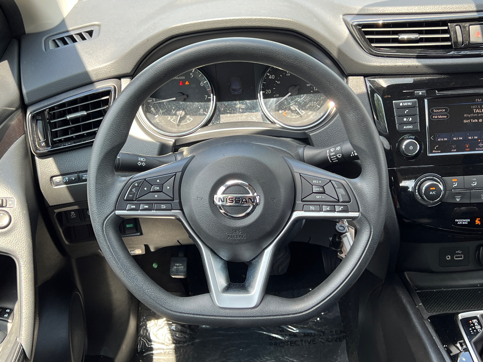 2021 Nissan Rogue Sport S 23