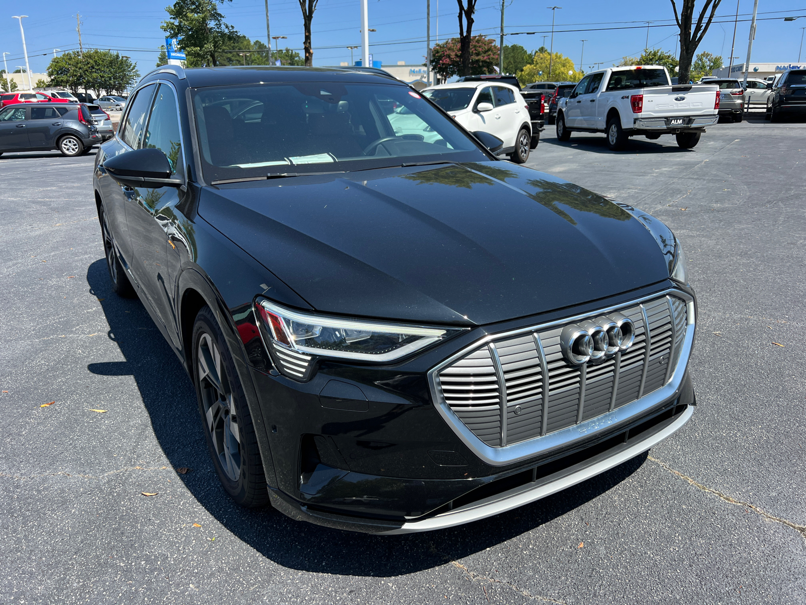 2022 Audi e-tron Premium Plus 3