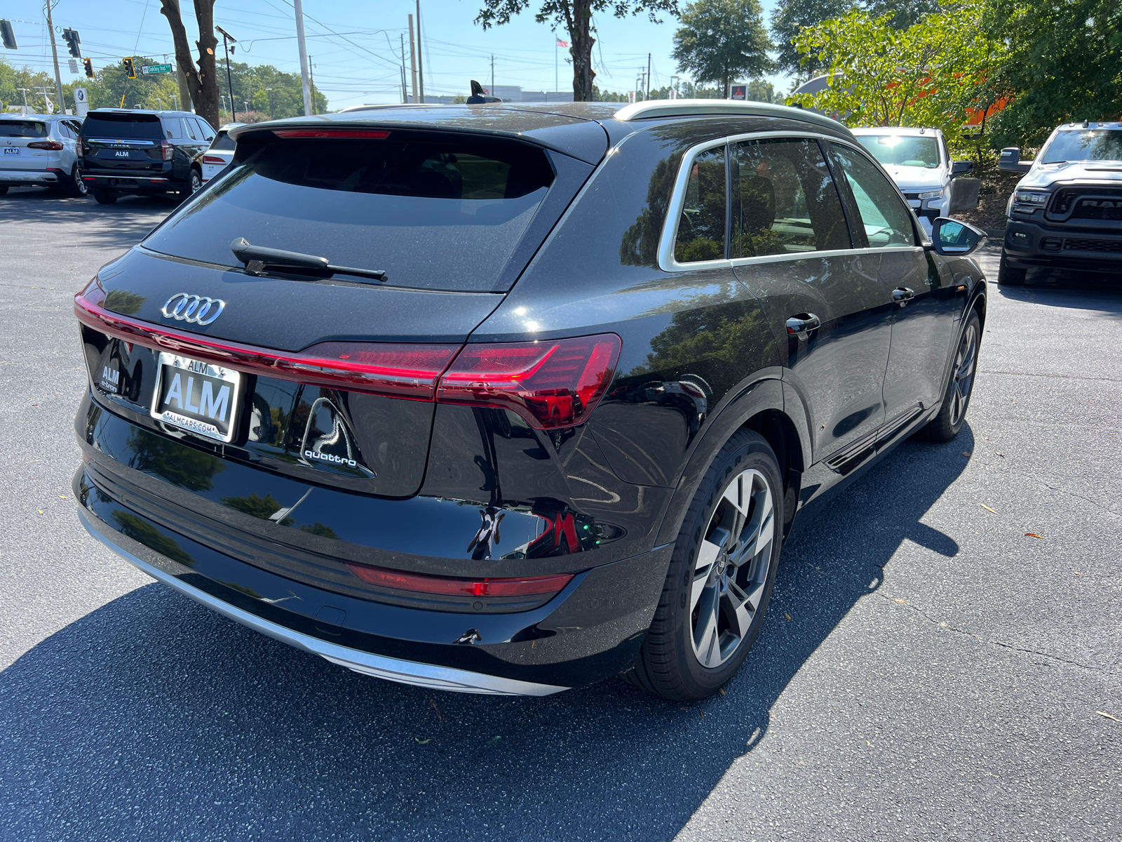 2022 Audi e-tron Premium Plus 5