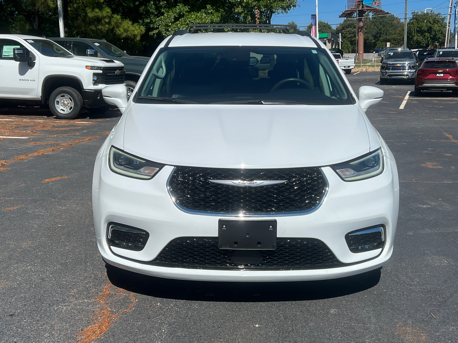 2022 Chrysler Pacifica Touring L 2