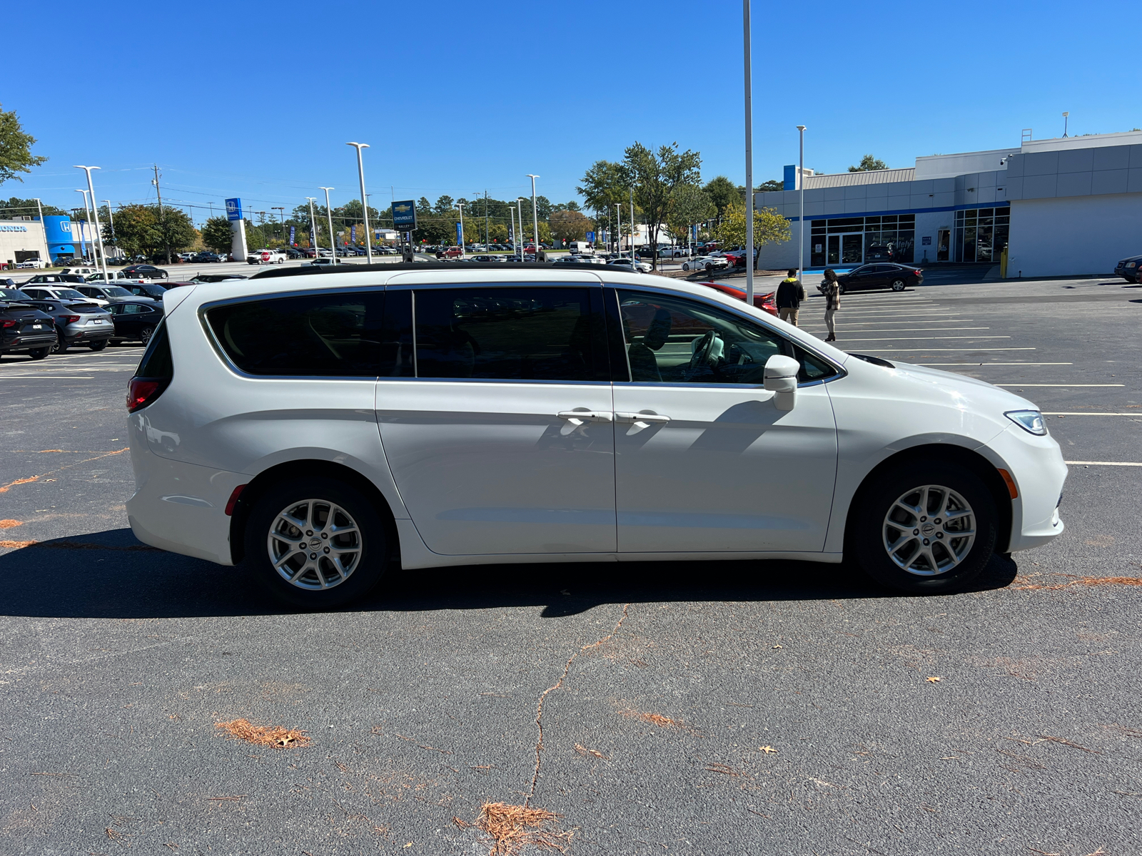 2022 Chrysler Pacifica Touring L 4