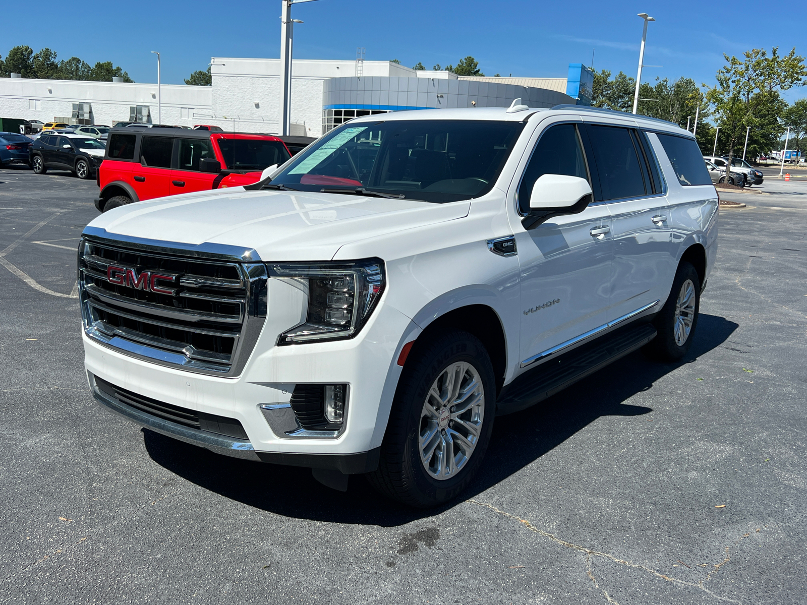 2022 GMC Yukon XL SLT 1