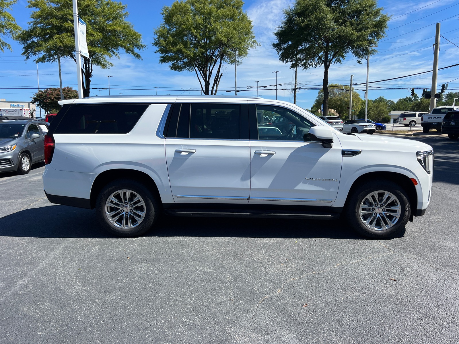 2022 GMC Yukon XL SLT 4