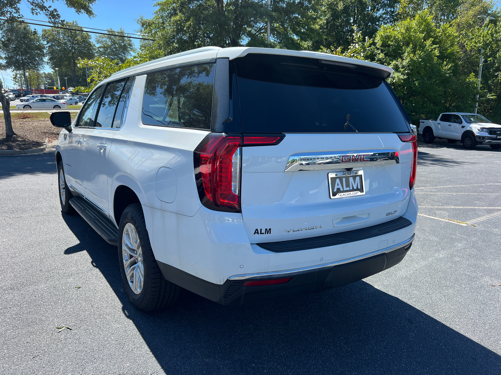 2022 GMC Yukon XL SLT 7