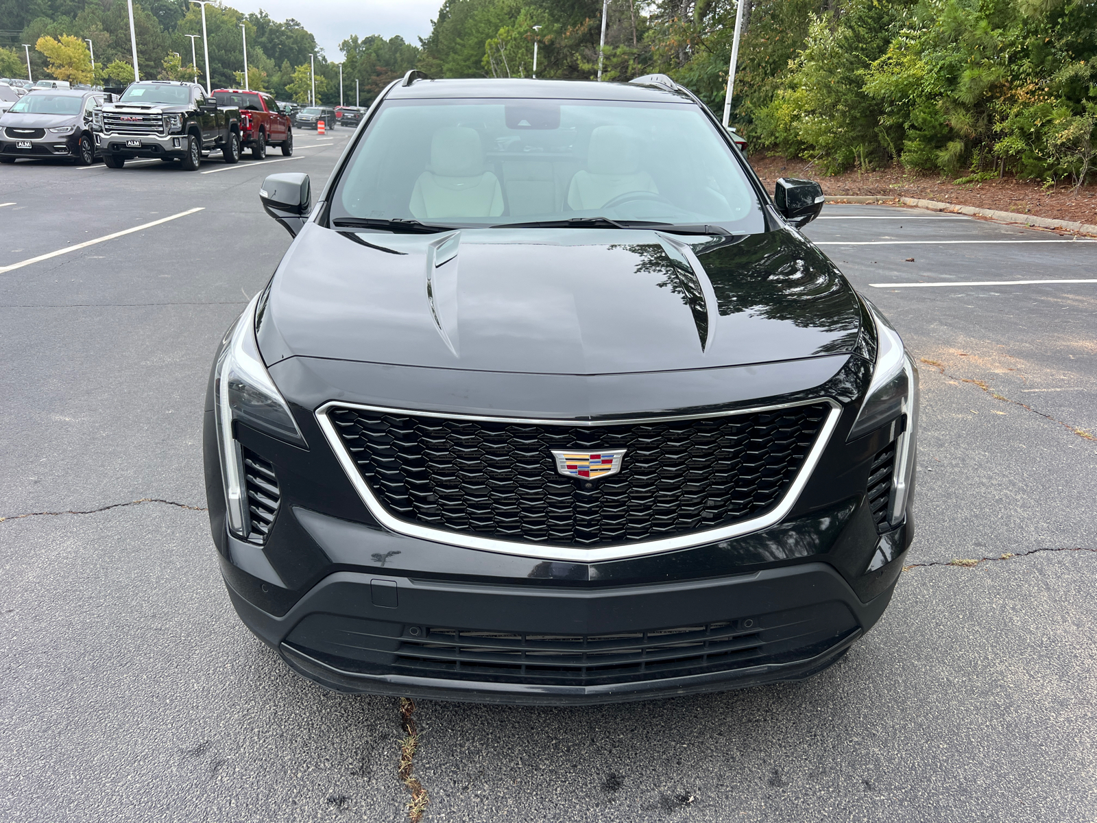 2023 Cadillac XT4 Sport 2