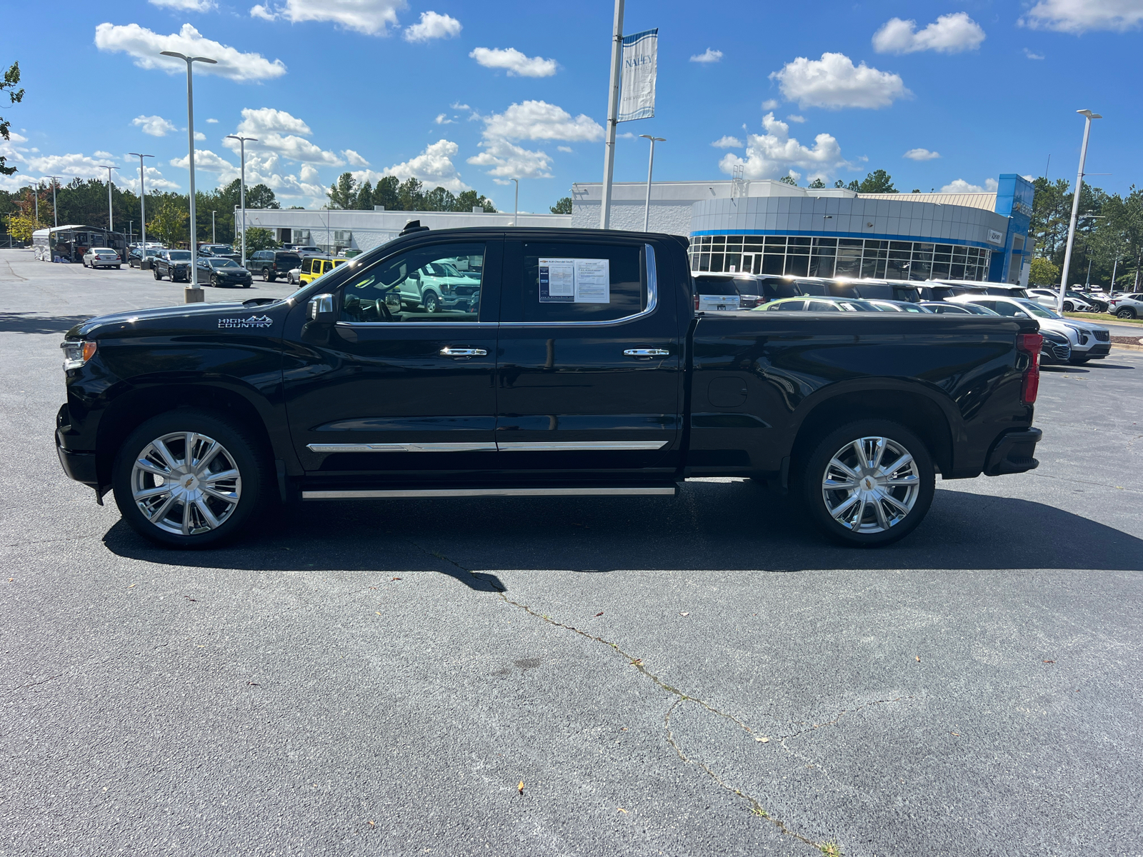 2023 Chevrolet Silverado 1500 High Country 8