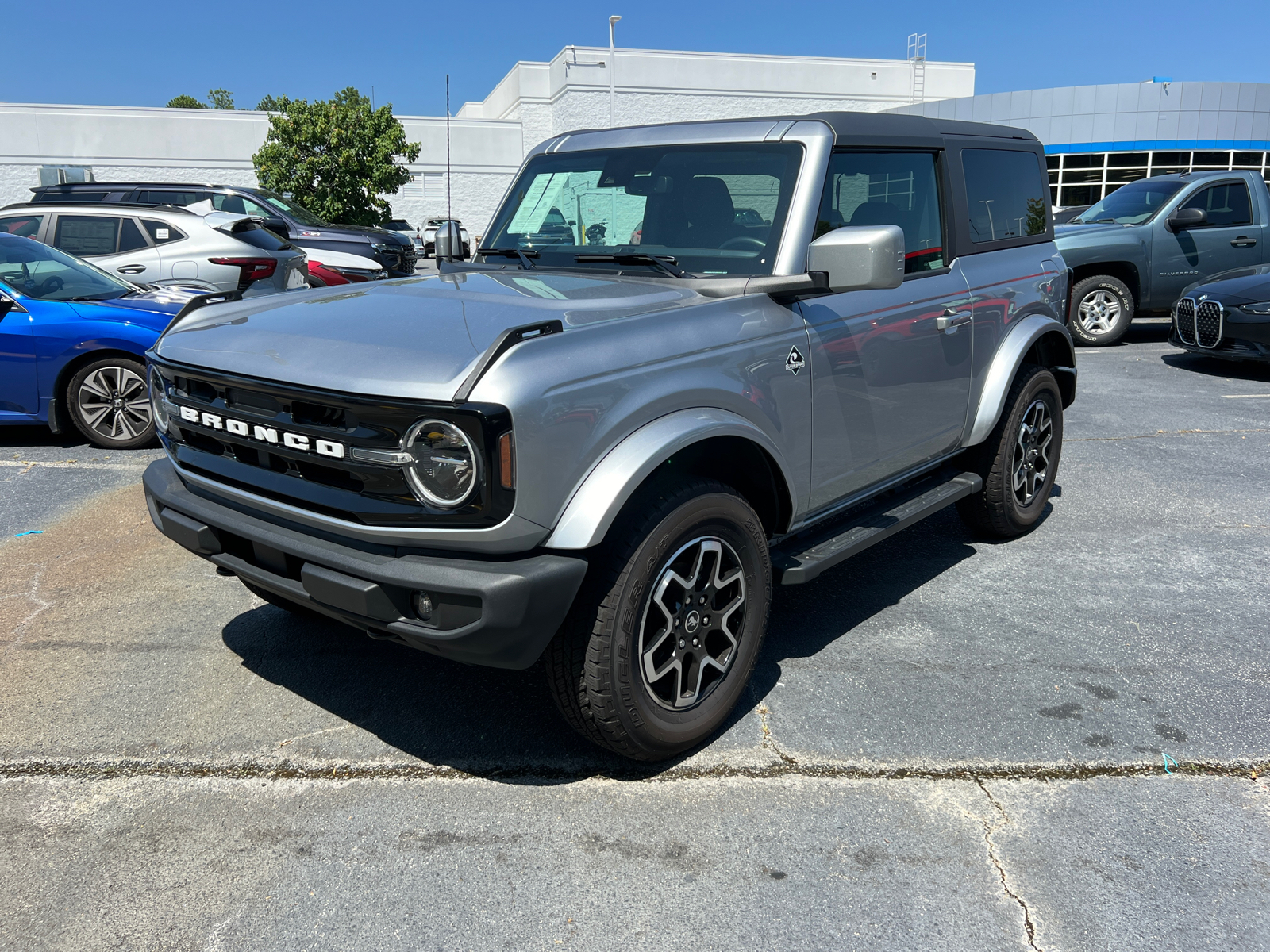 2023 Ford Bronco Base 1