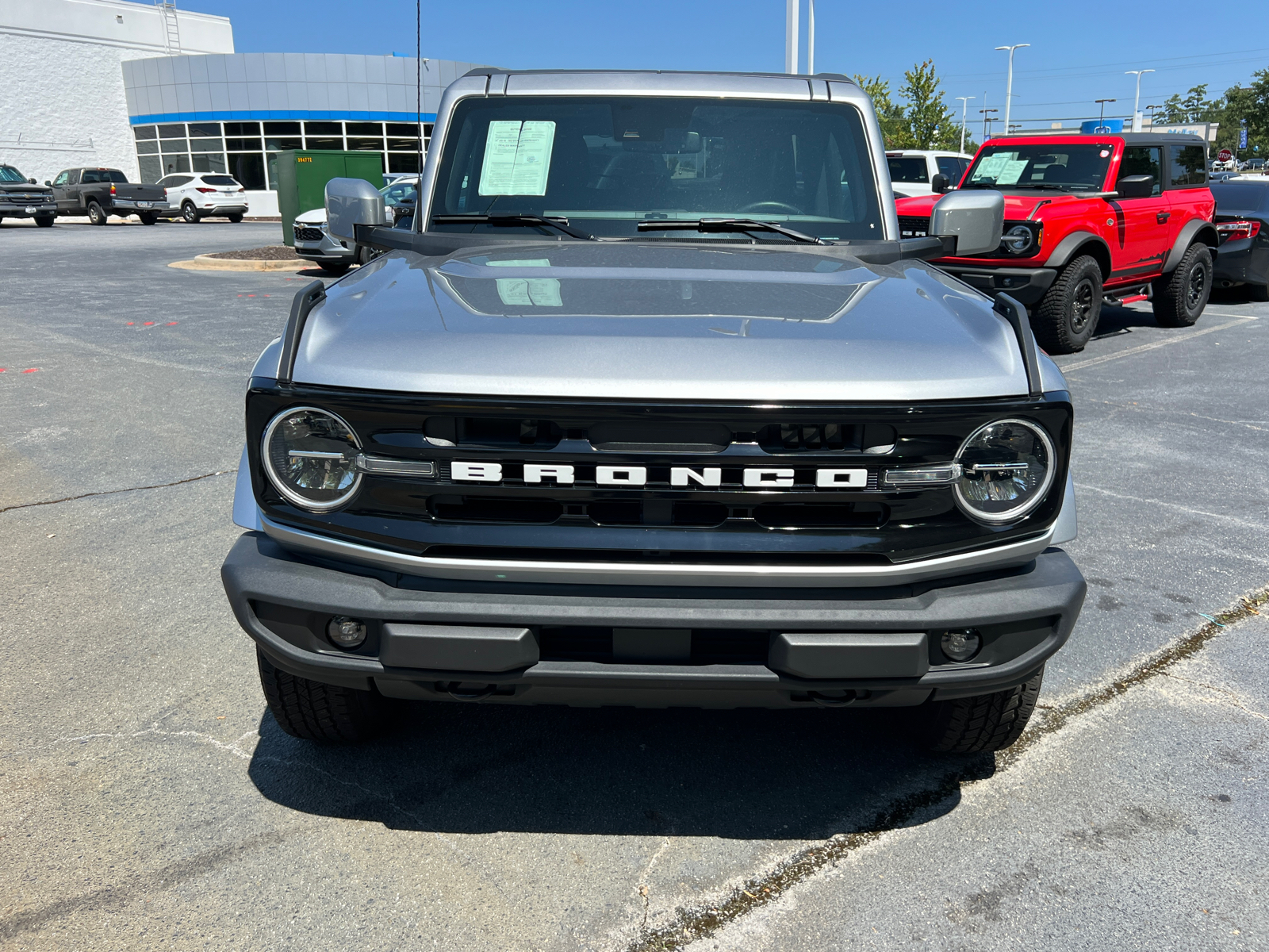 2023 Ford Bronco Base 2