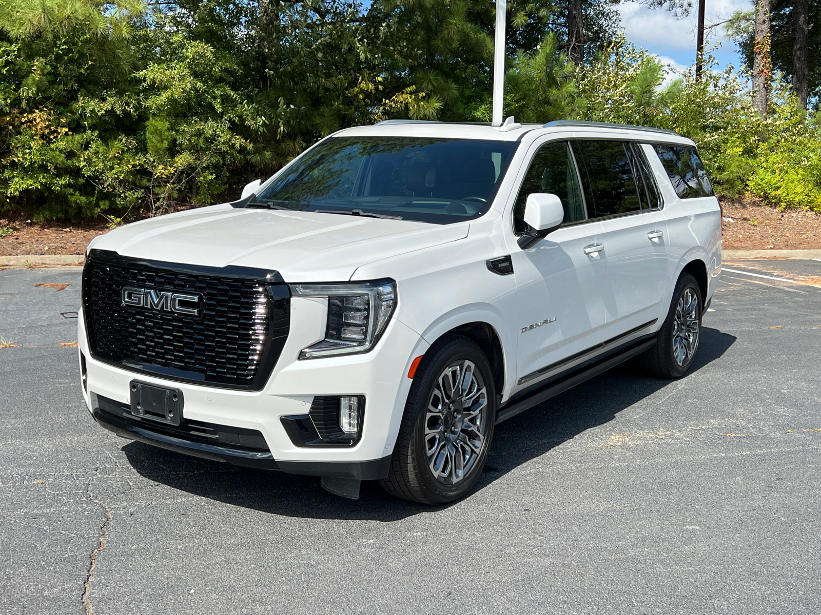 2023 GMC Yukon XL Denali Ultimate 1