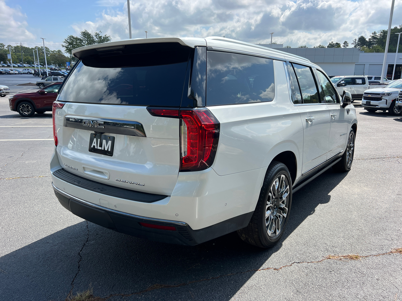 2023 GMC Yukon XL Denali Ultimate 5