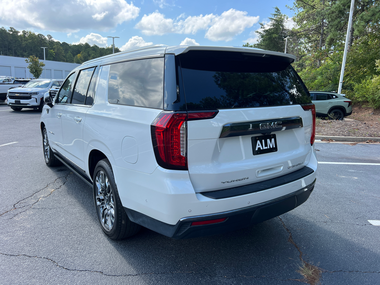 2023 GMC Yukon XL Denali Ultimate 7