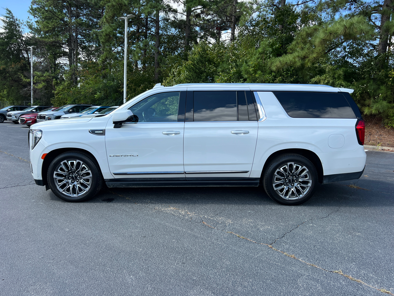 2023 GMC Yukon XL Denali Ultimate 8