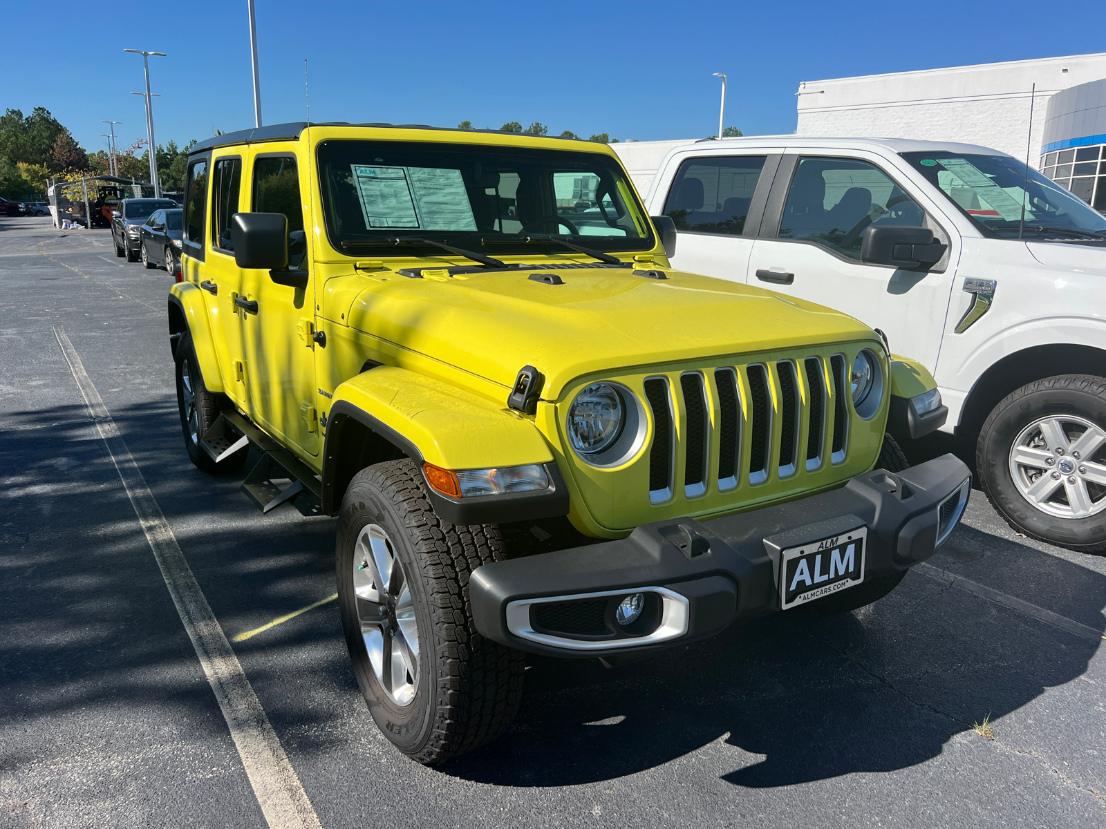 2023 Jeep Wrangler Sahara 3