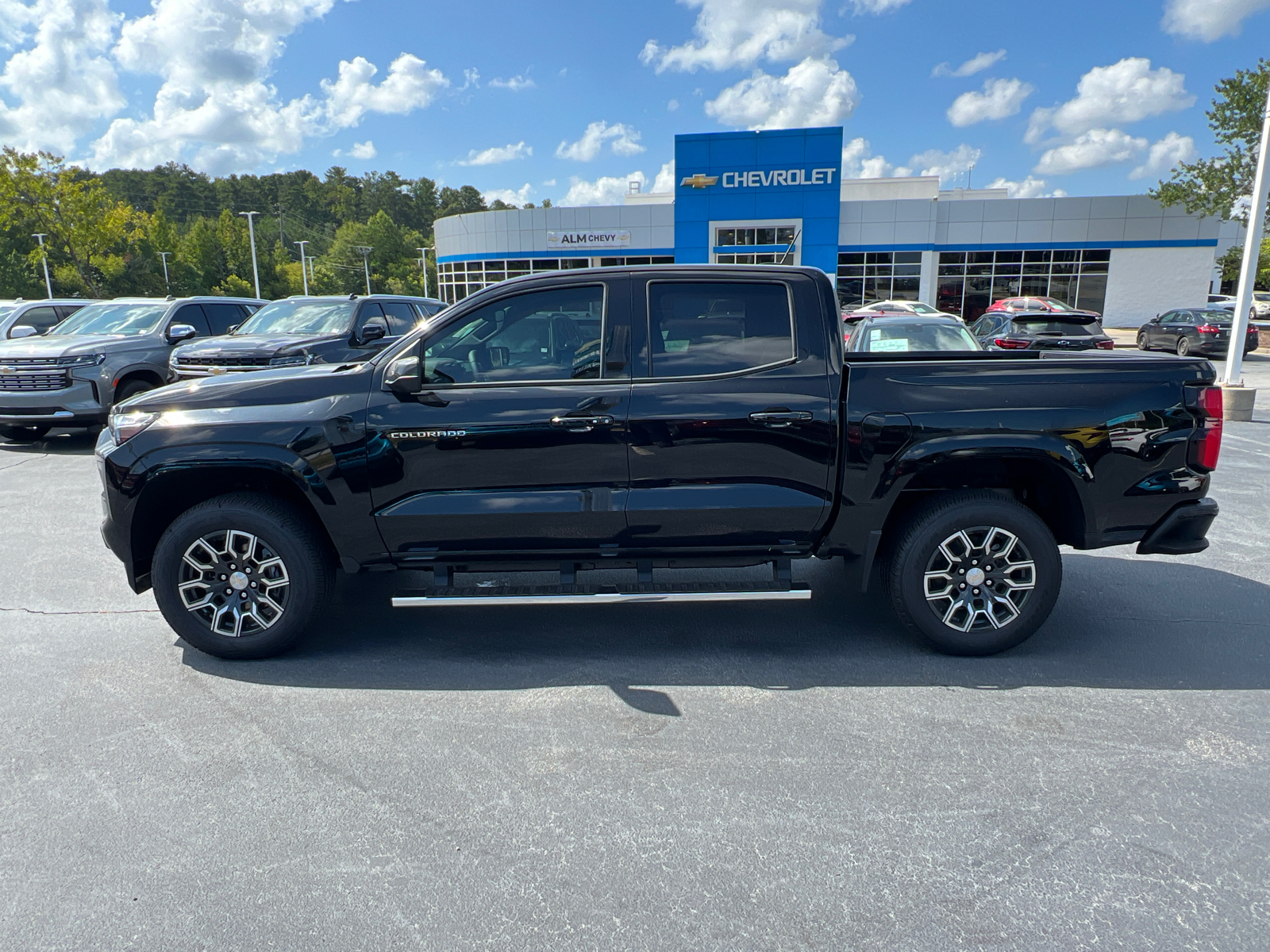 2024 Chevrolet Colorado LT 8