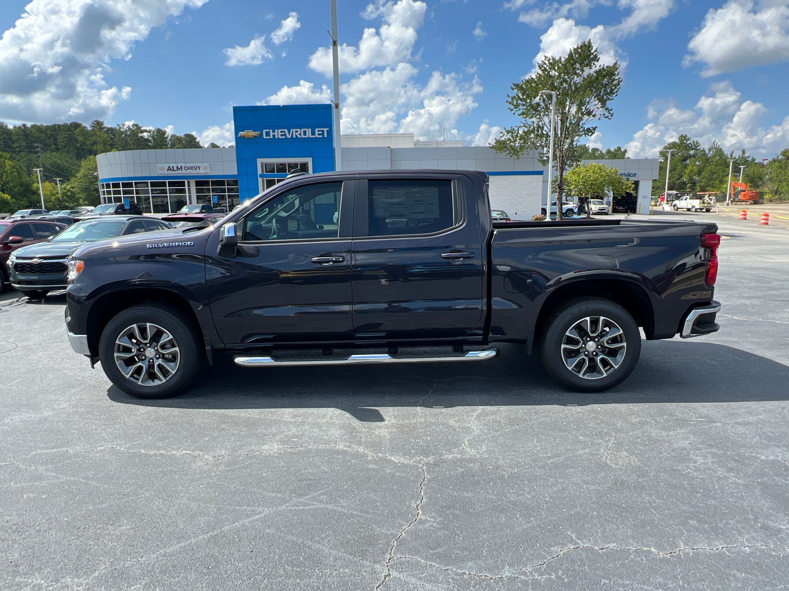 2024 Chevrolet Silverado 1500 LT 8