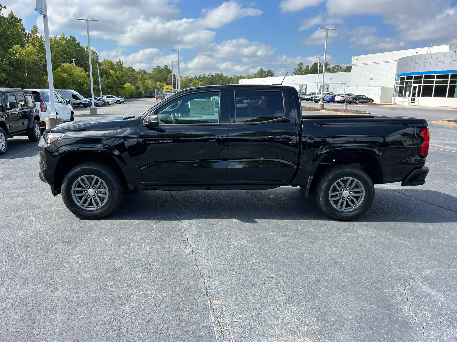 2024 Chevrolet Colorado LT 8