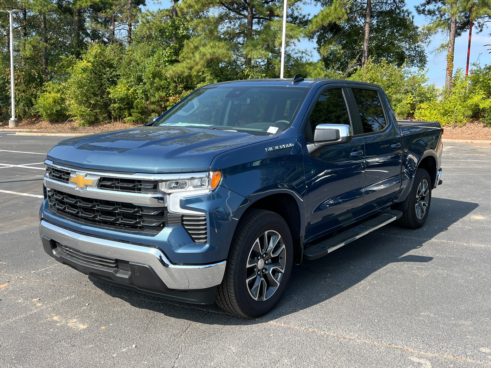 2024 Chevrolet Silverado 1500 LT 1