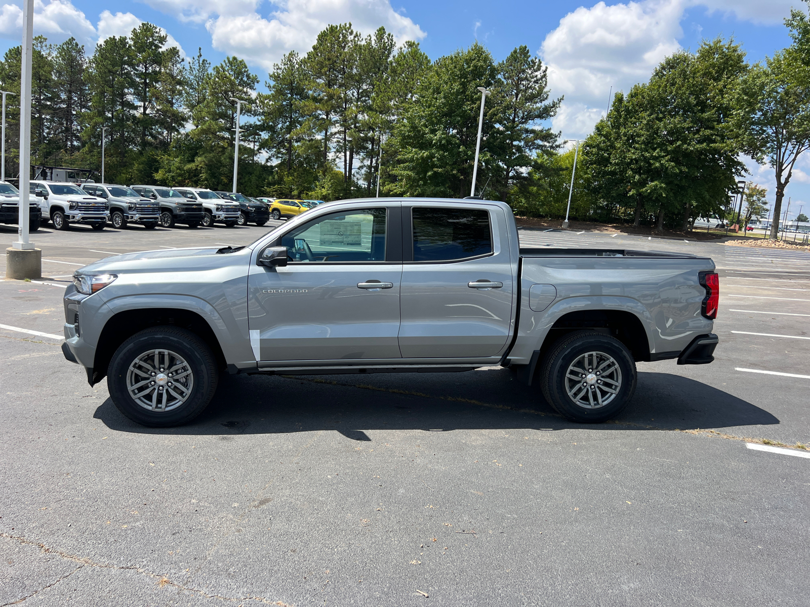 2024 Chevrolet Colorado LT 8