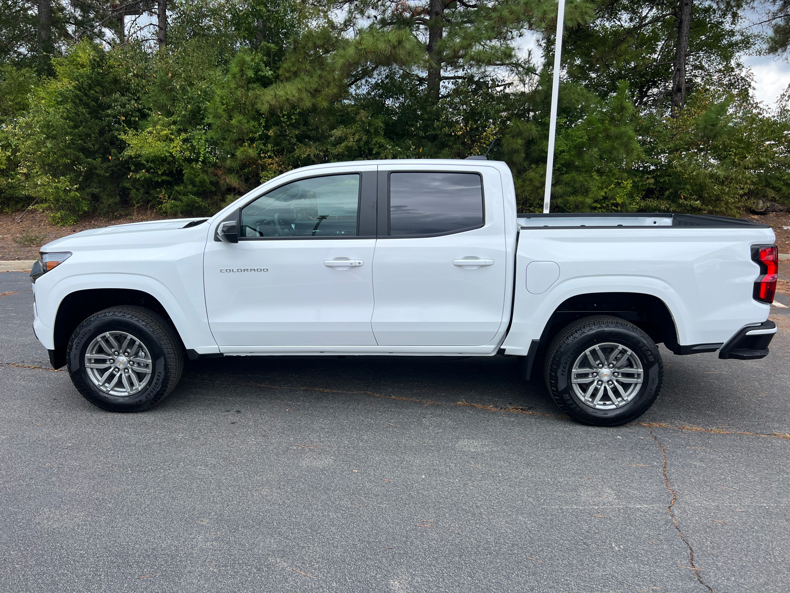 2024 Chevrolet Colorado LT 8