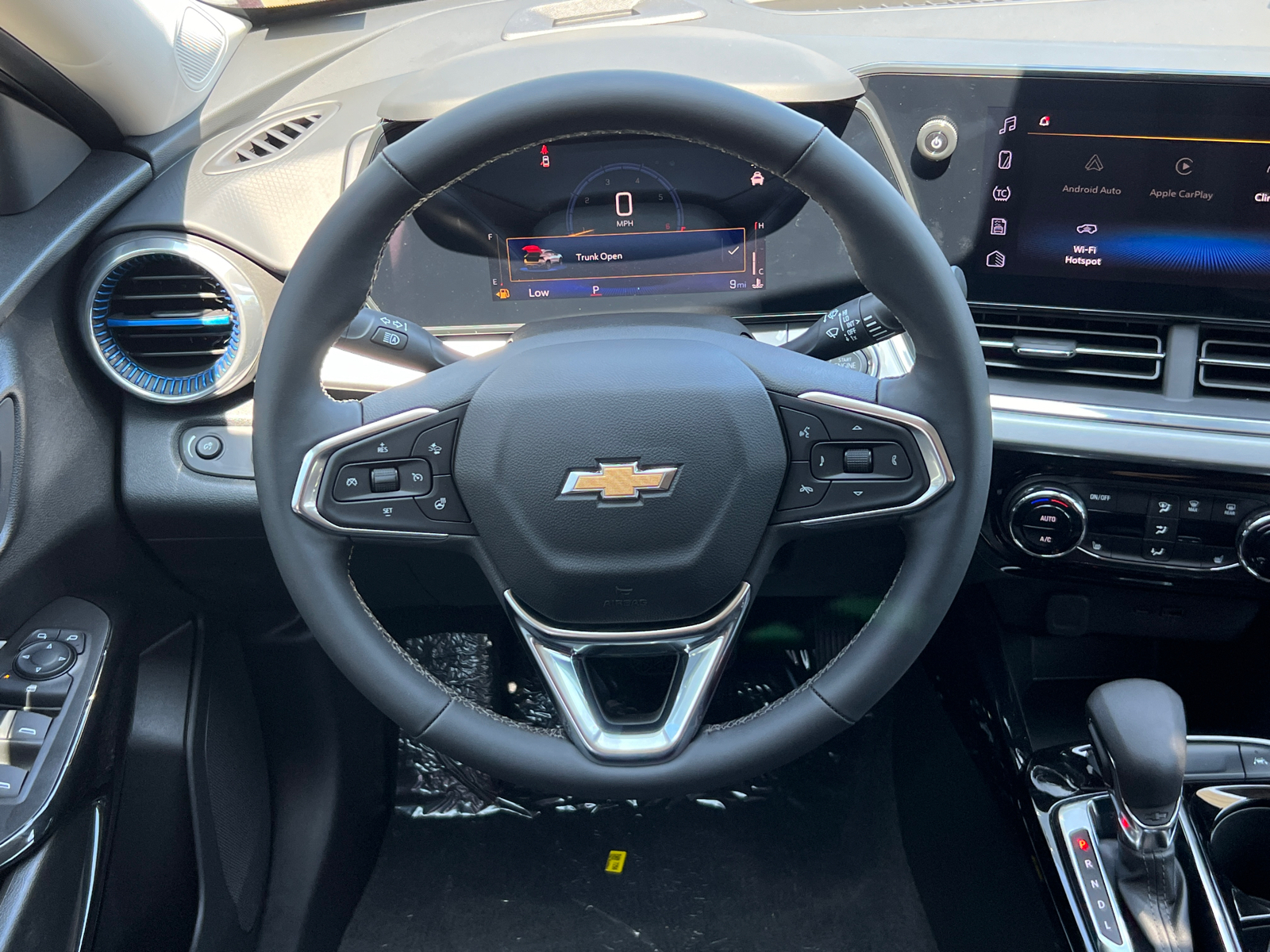 2024 Chevrolet Trax LT 23