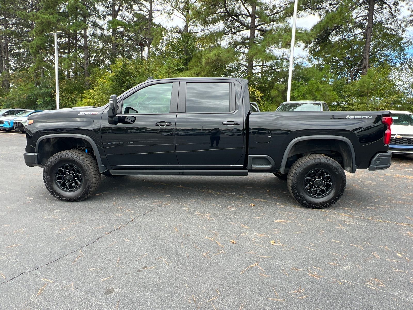 2024 Chevrolet Silverado 2500HD ZR2 8