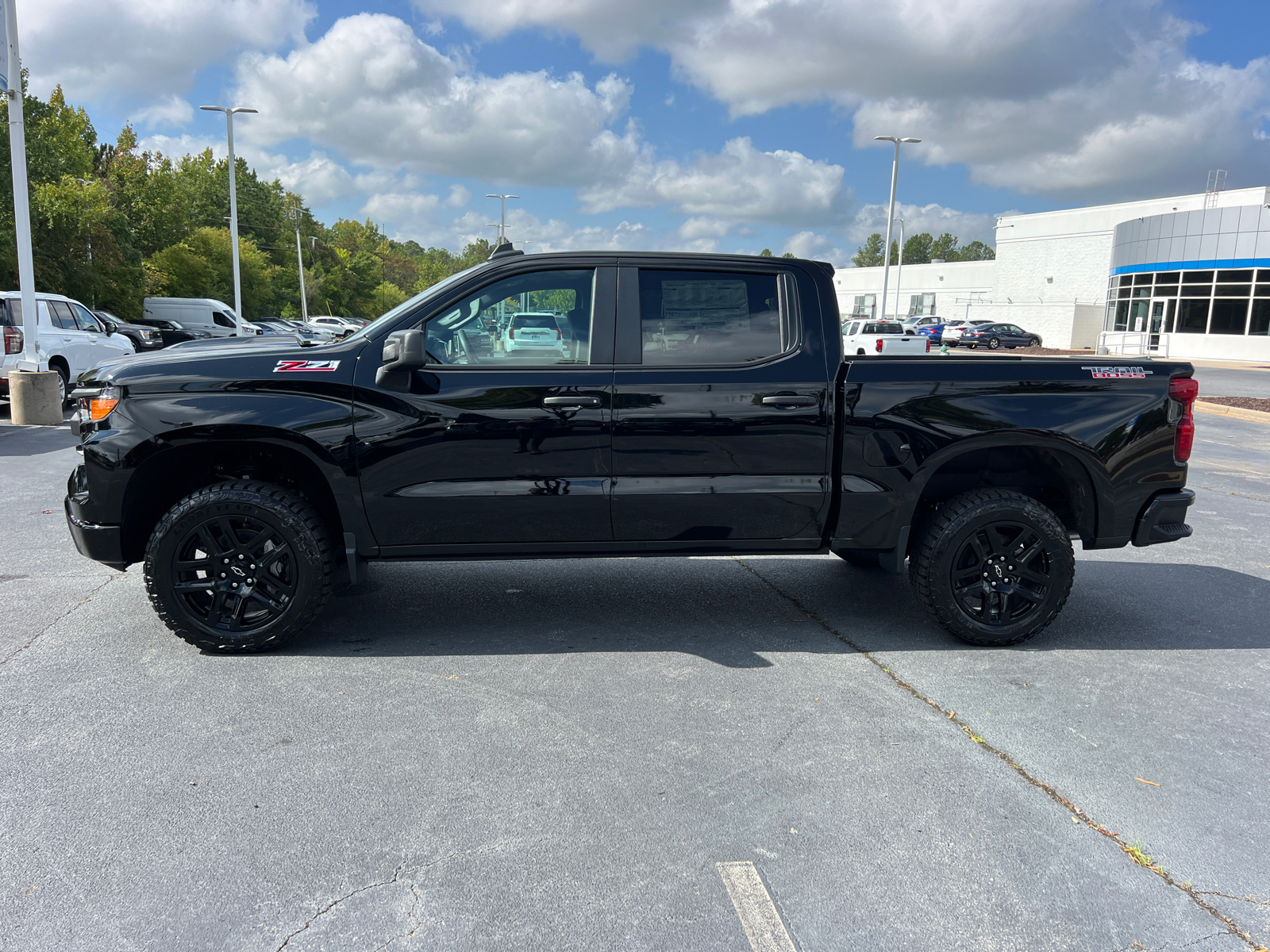 2024 Chevrolet Silverado 1500 Custom Trail Boss 8