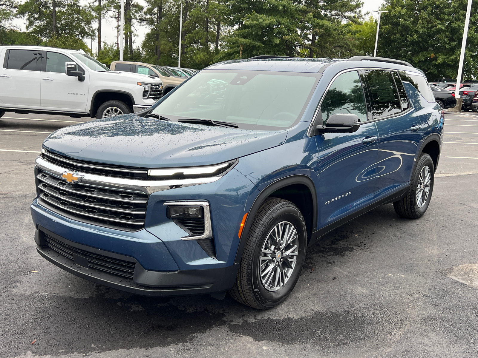 2024 Chevrolet Traverse LT 1