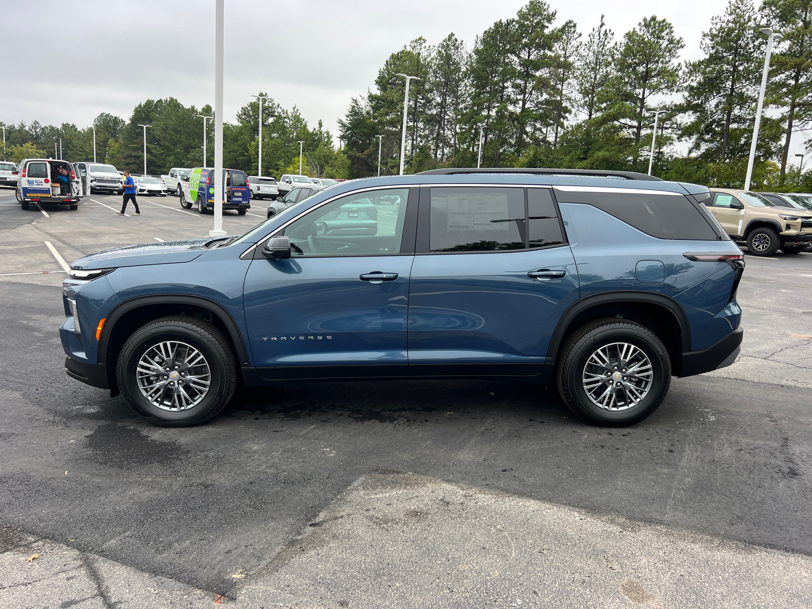 2024 Chevrolet Traverse LT 8