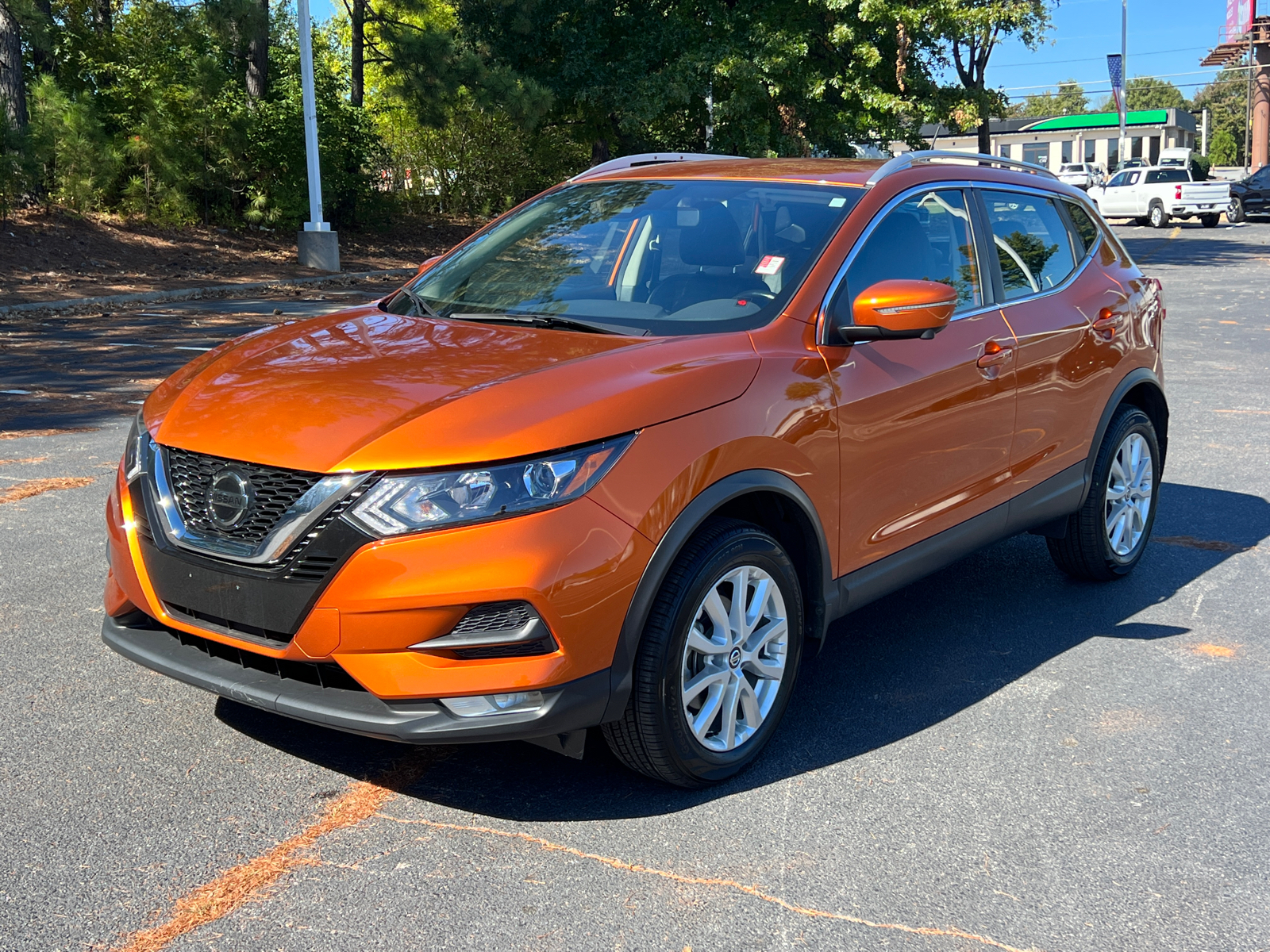 2022 Nissan Rogue Sport SV 1