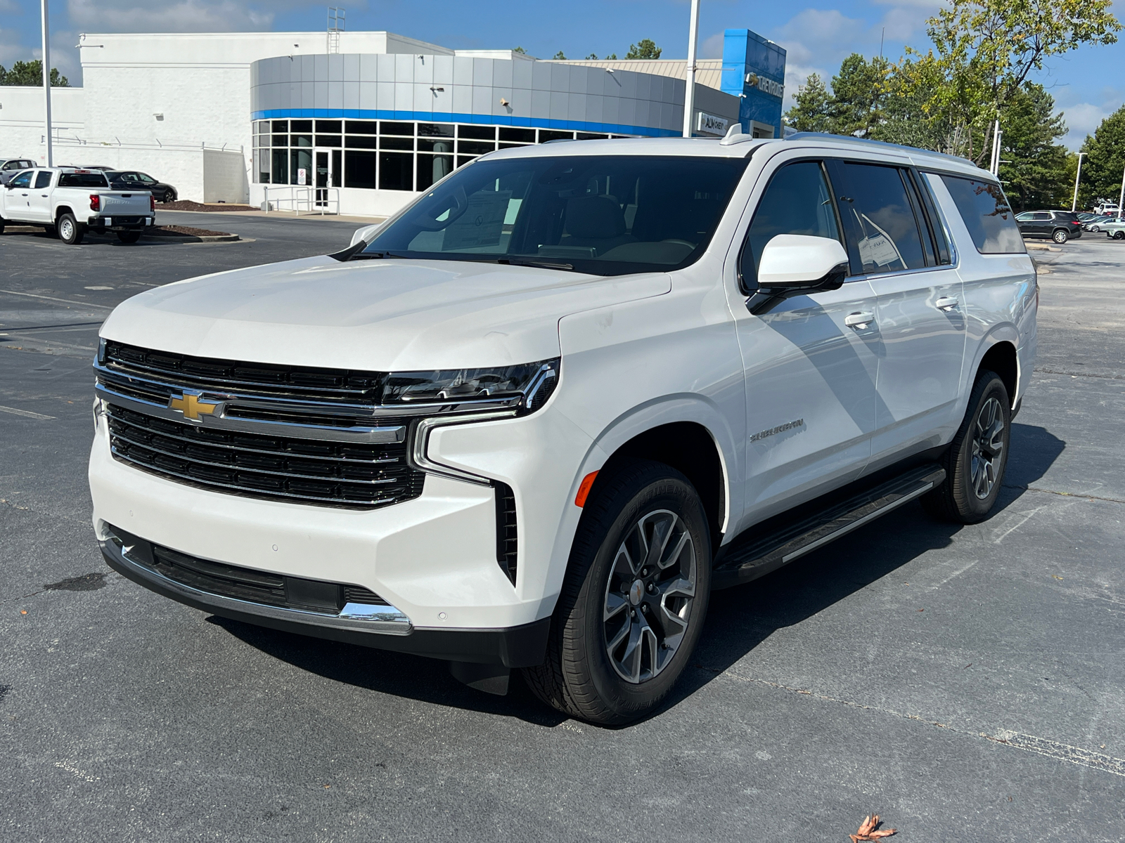 2024 Chevrolet Suburban LT 1