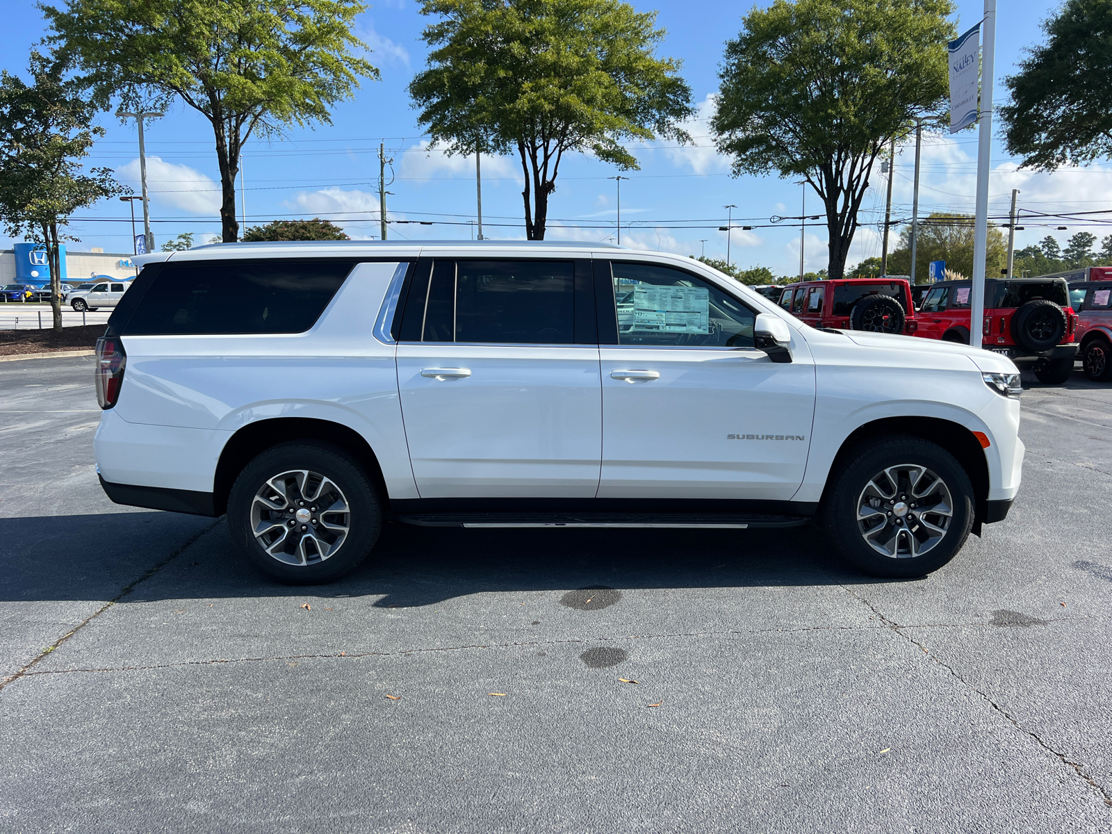 2024 Chevrolet Suburban LT 4