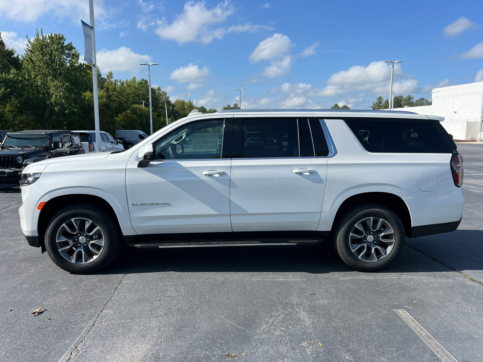 2024 Chevrolet Suburban LT 8