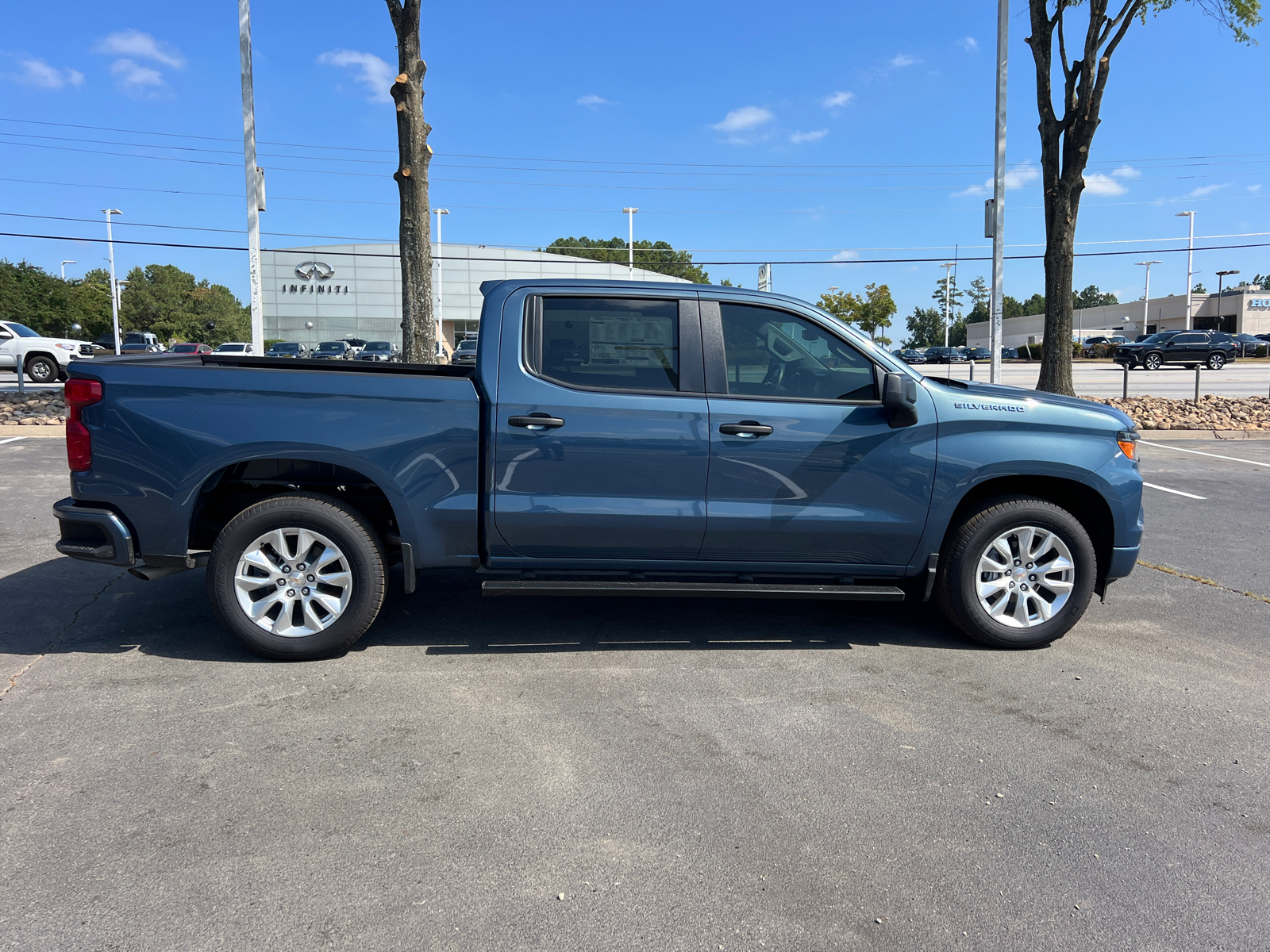 2024 Chevrolet Silverado 1500 Custom 4