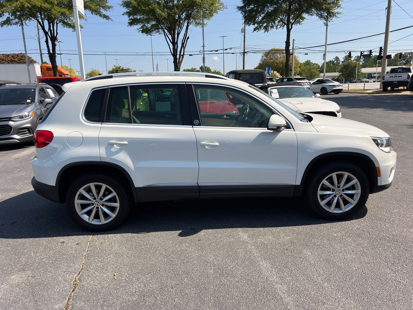 2017 Volkswagen Tiguan Wolfsburg 4