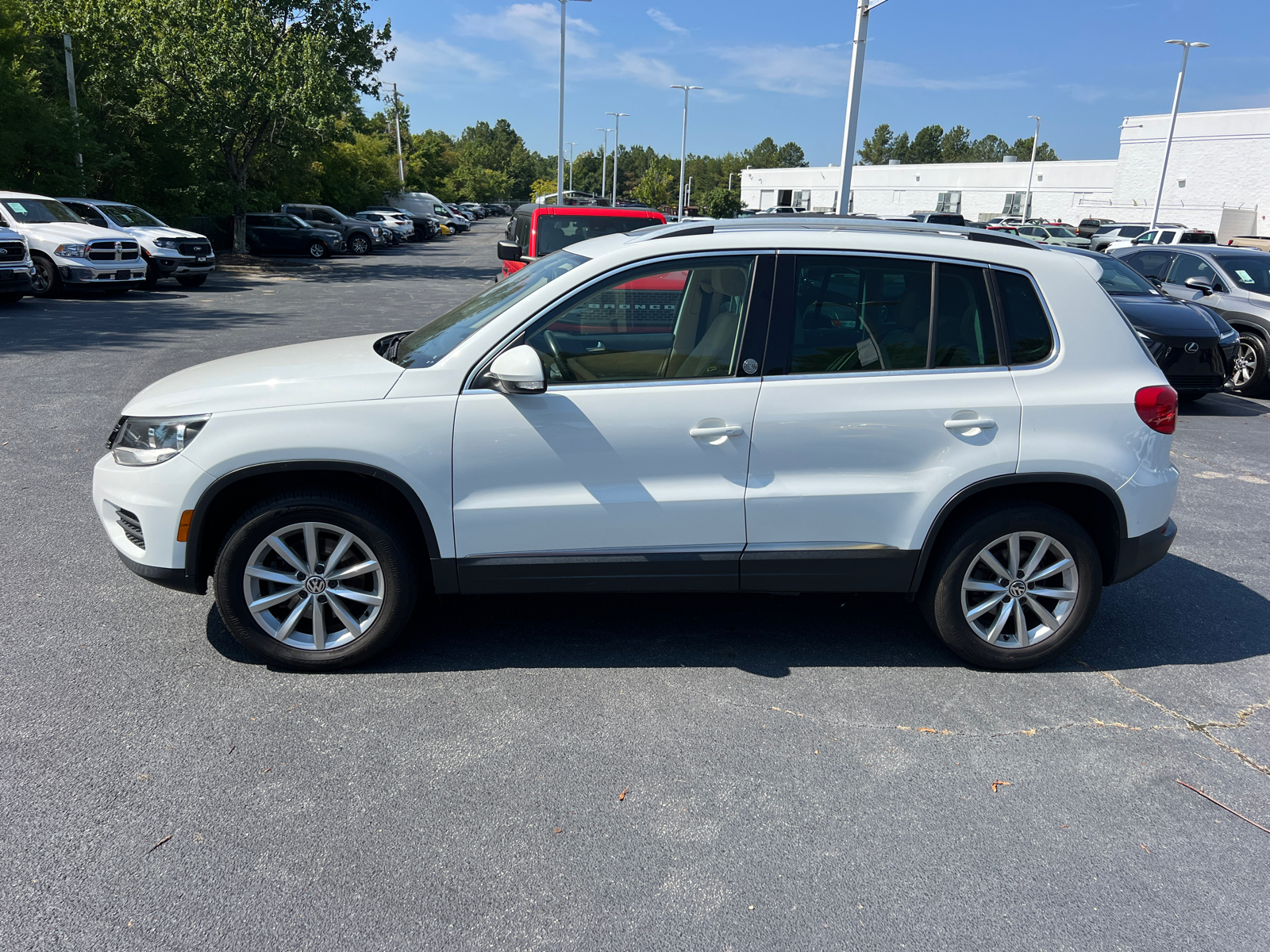 2017 Volkswagen Tiguan Wolfsburg 8