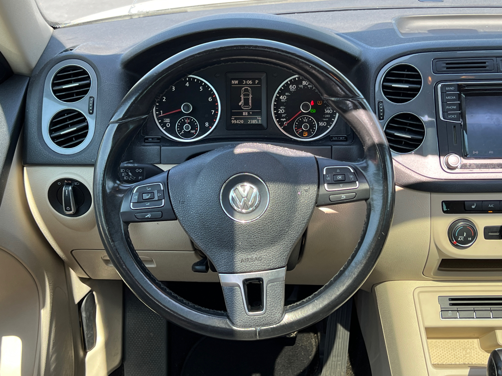 2017 Volkswagen Tiguan Wolfsburg 23