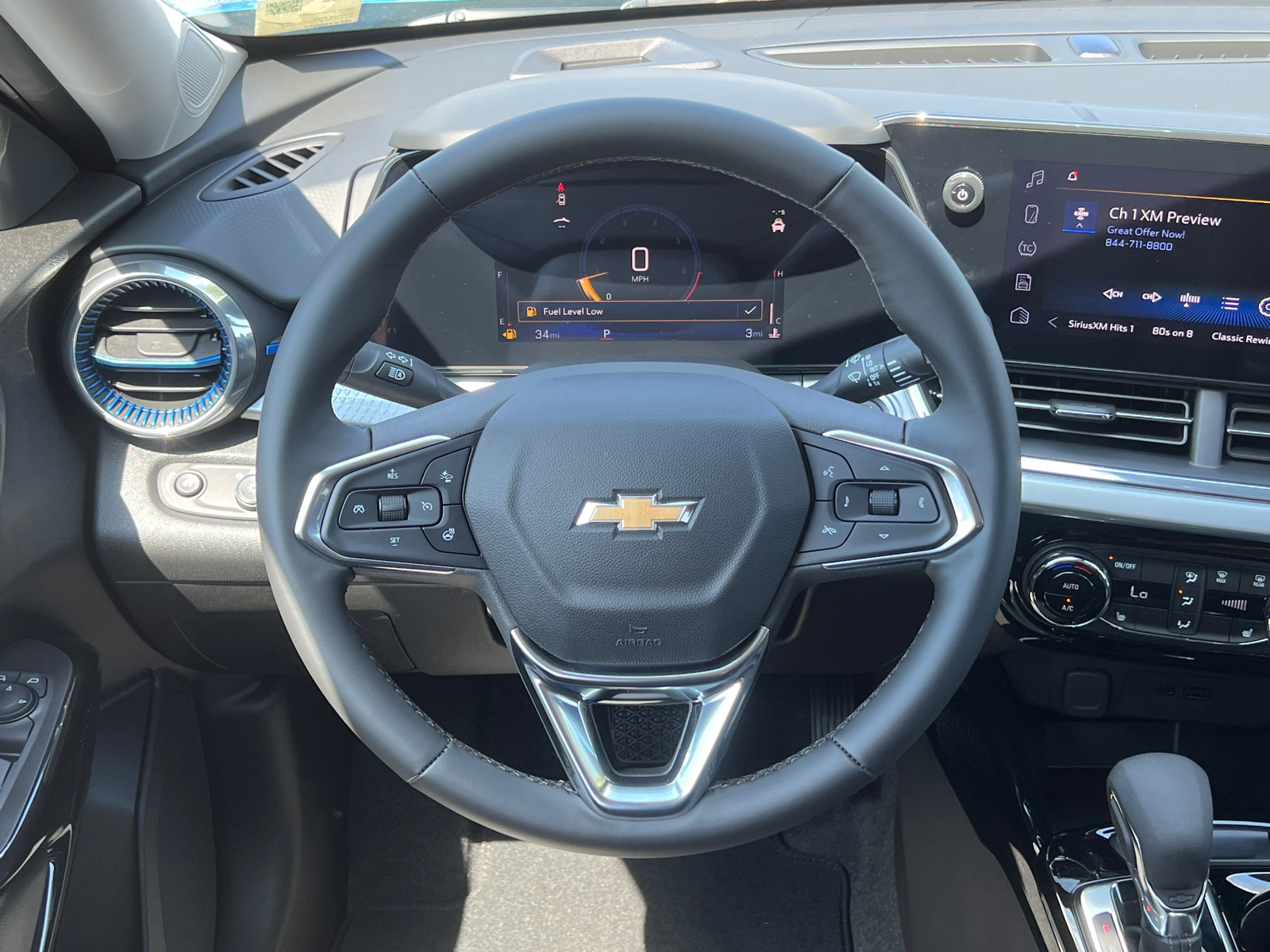 2025 Chevrolet Trax LT 16