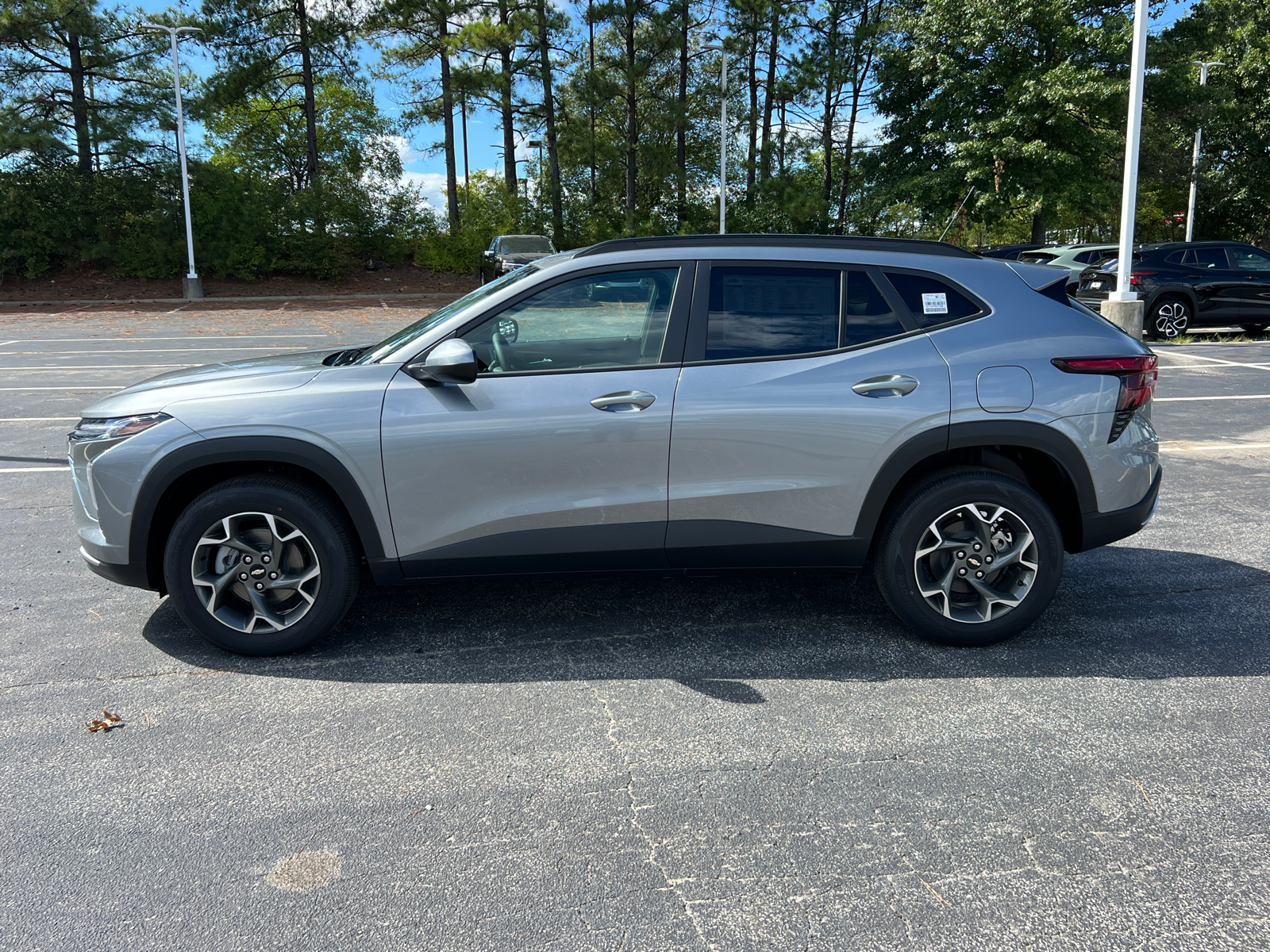 2025 Chevrolet Trax LT 8