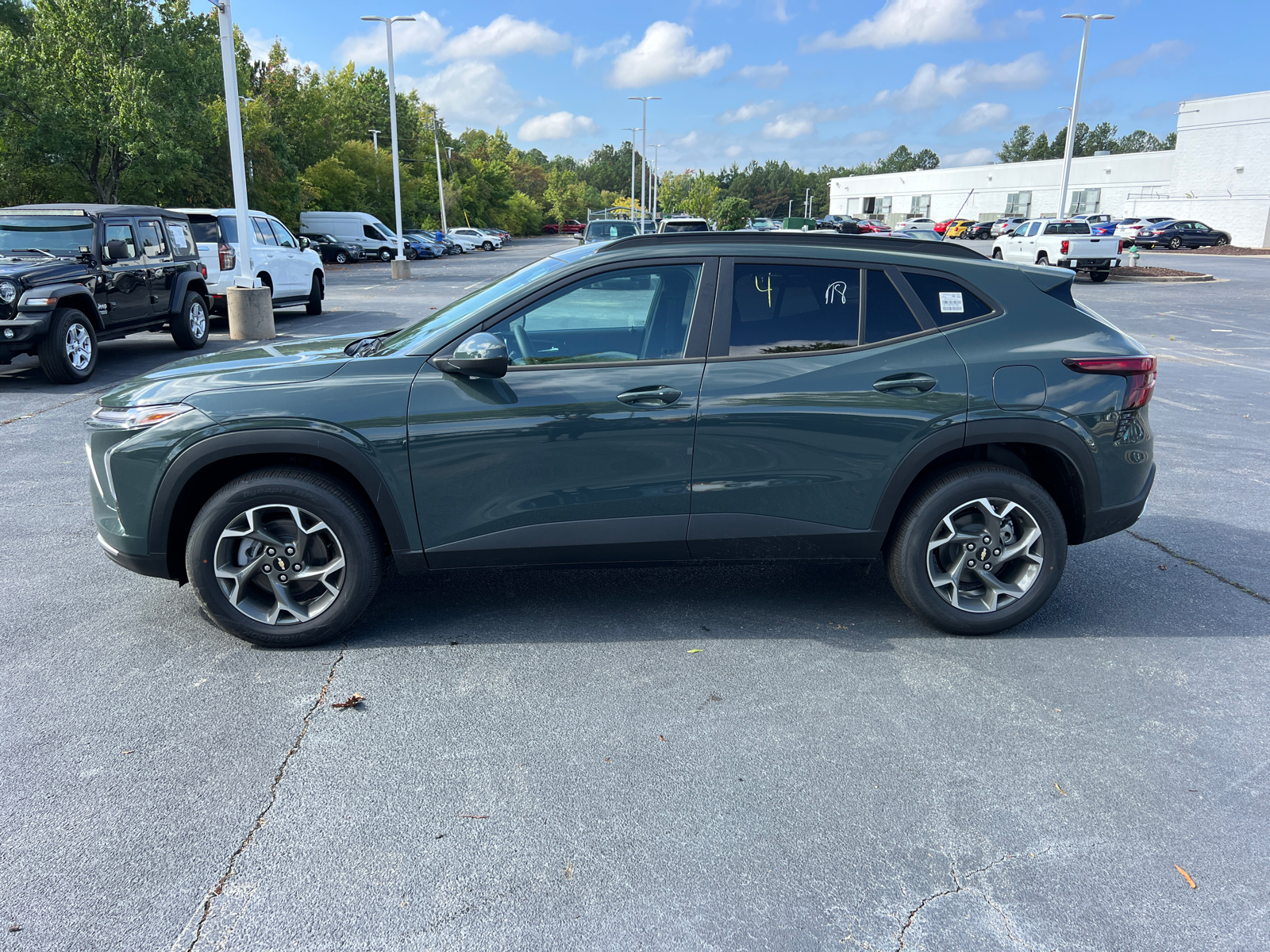 2025 Chevrolet Trax LT 8