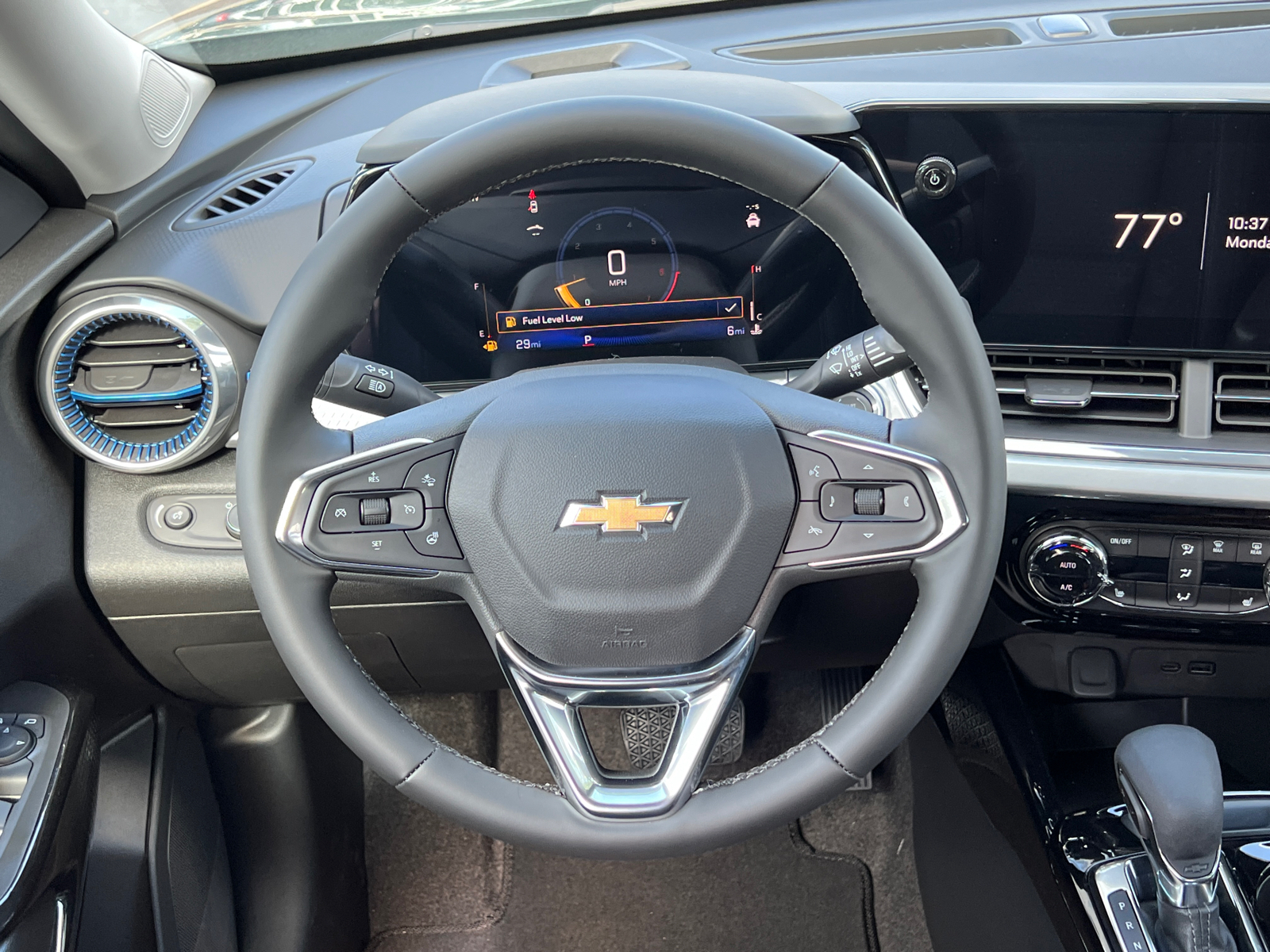 2025 Chevrolet Trax LT 16