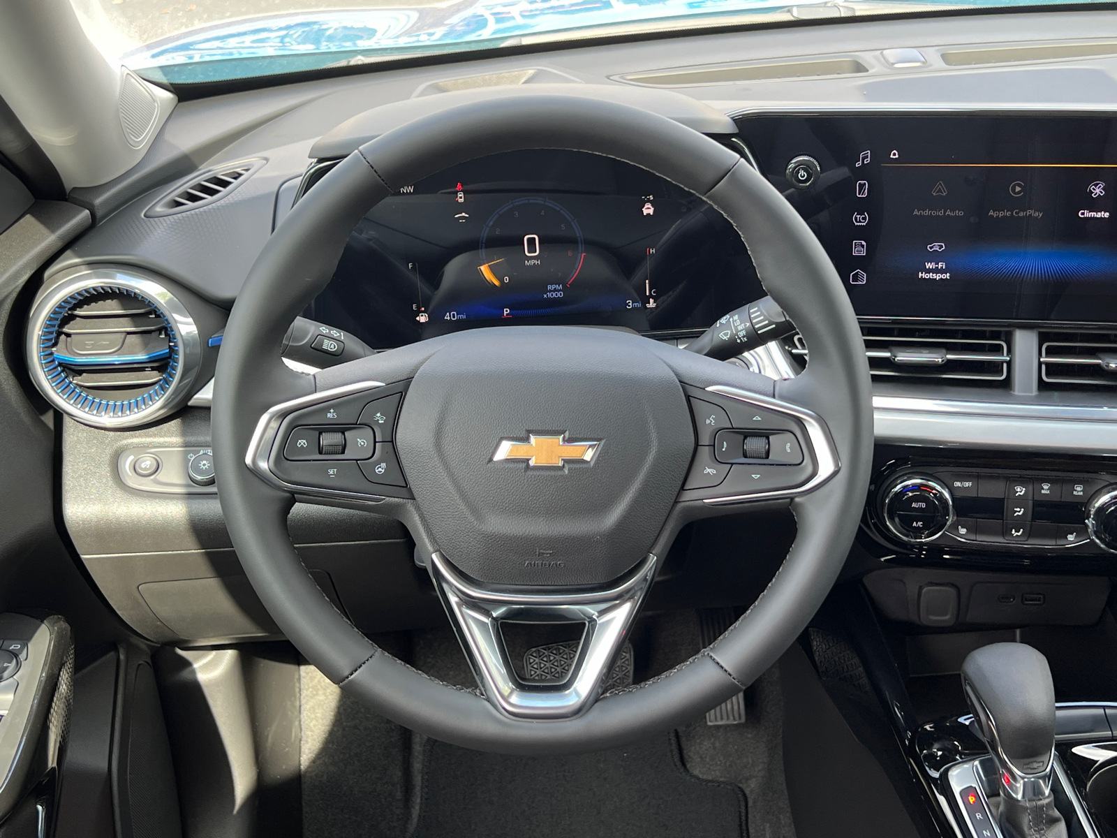 2025 Chevrolet Trax LT 16