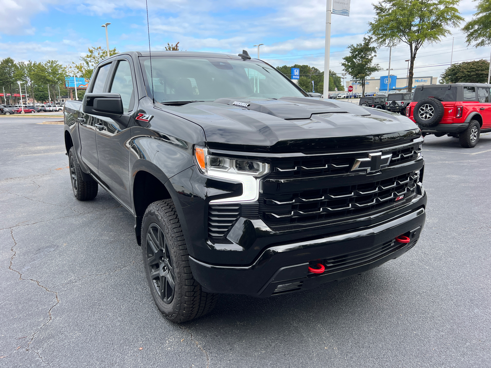 2025 Chevrolet Silverado 1500 LT Trail Boss 3