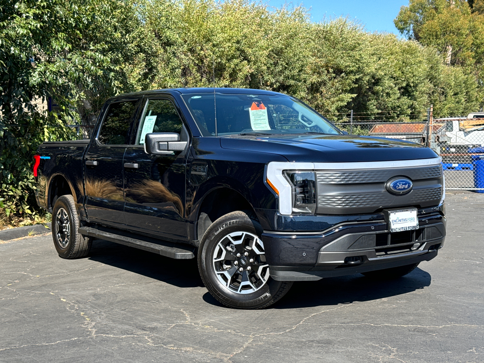 2023 Ford F-150 Lightning XLT 2