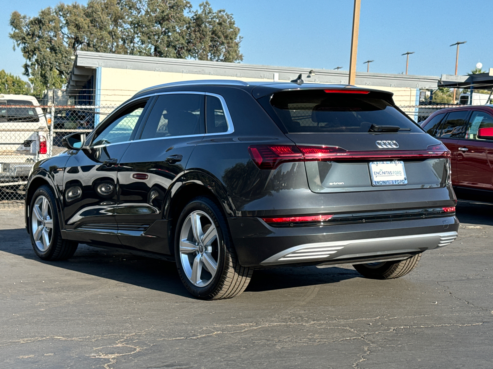 2019 Audi e-tron Prestige 12