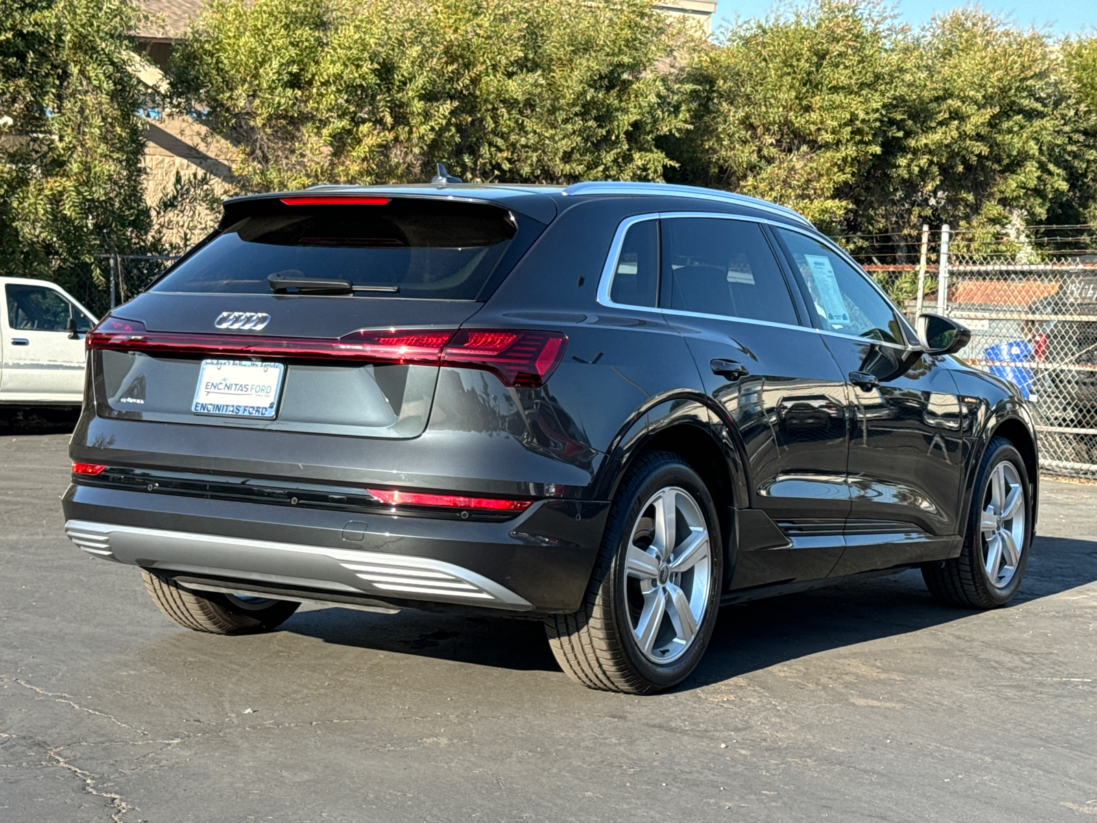 2019 Audi e-tron Prestige 14