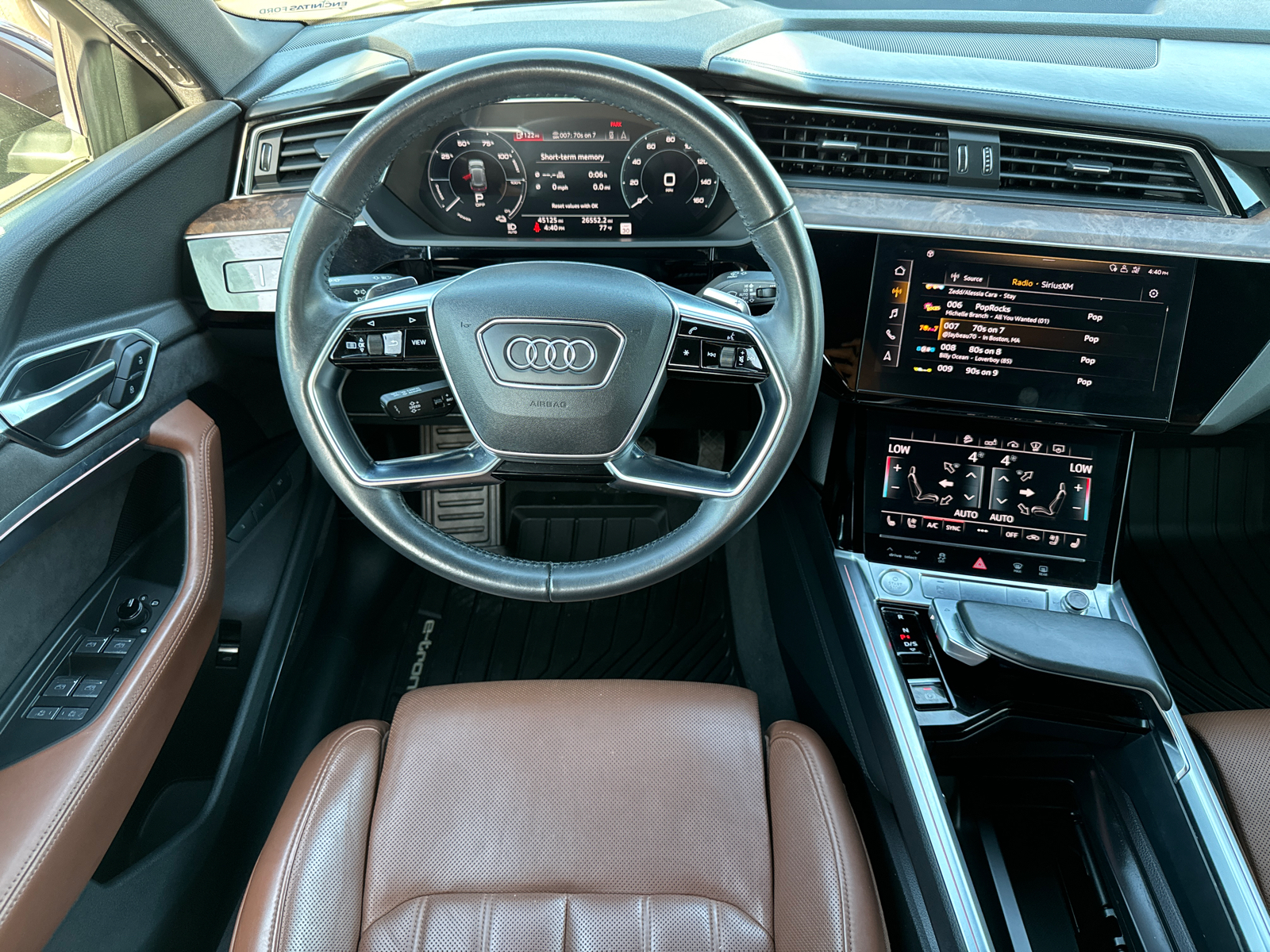 2019 Audi e-tron Prestige 23