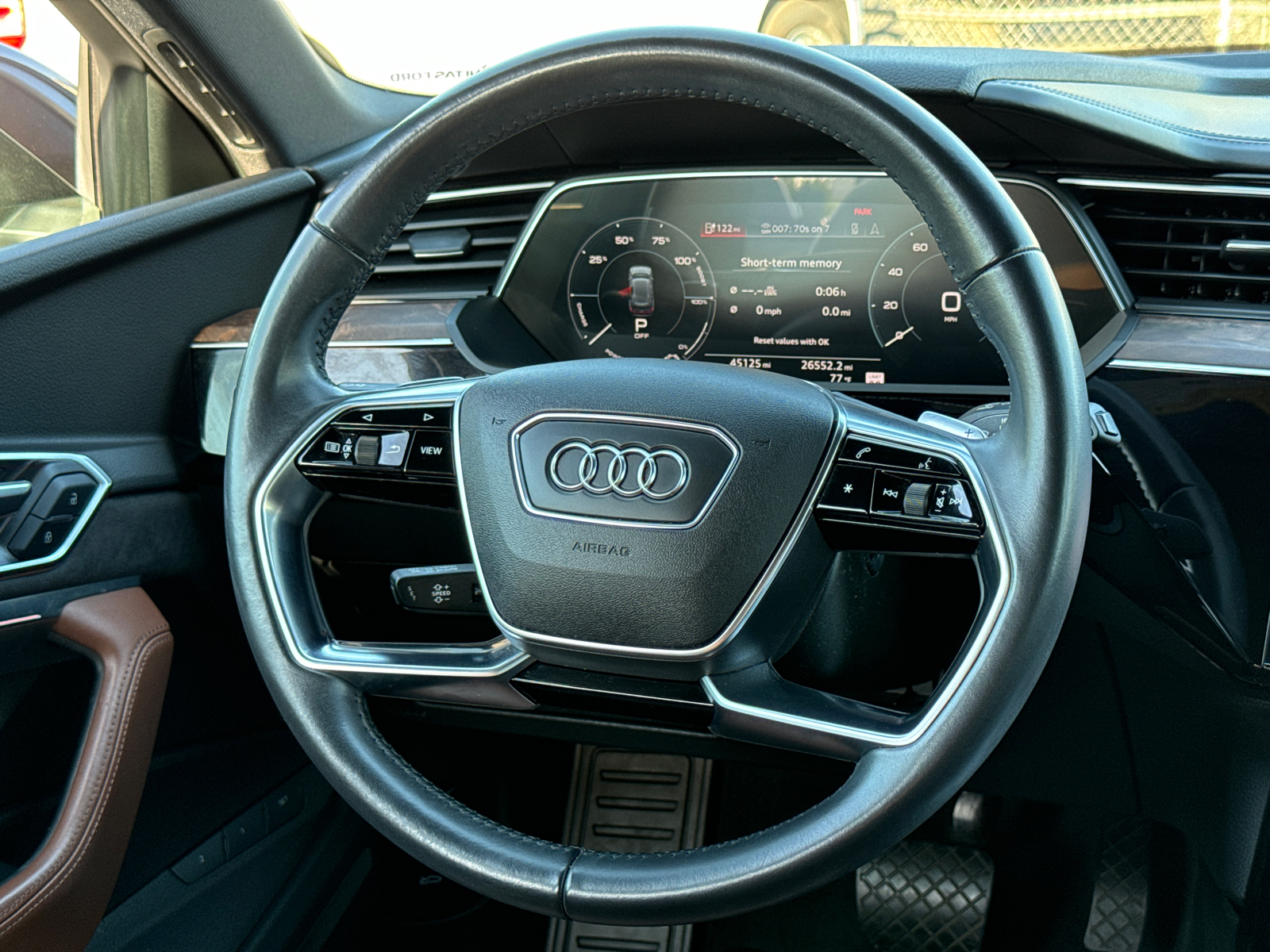 2019 Audi e-tron Prestige 25