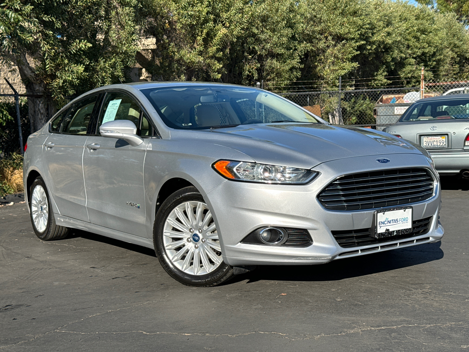 2013 Ford Fusion SE Hybrid 2